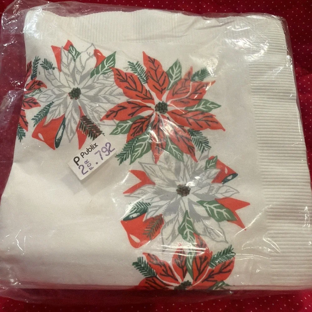 Vintage Erving Holiday Napkins Poinsettia Christmas 24 Ct New NOS‎ 3-Ply